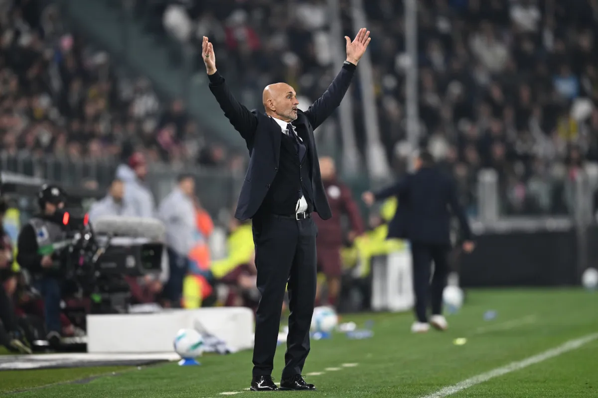 Huấn luyện viên Luciano Spalletti của Juventus trong trận đấu