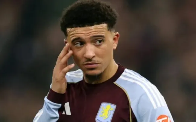 Jadon Sancho đang ngồi dự bị tại Aston Villa