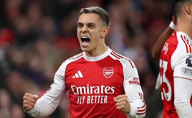 Leandro Trossard đã mang đến màn trình diễn mãn nhãn ở Derby Bắc London