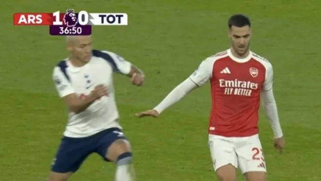 Mikel Merino hỗ trợ tấn công hiệu quả, kiến tạo bàn đầu tiên với 7.6 điểm