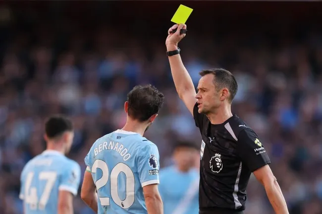 Silva có nguy cơ bị treo giò.